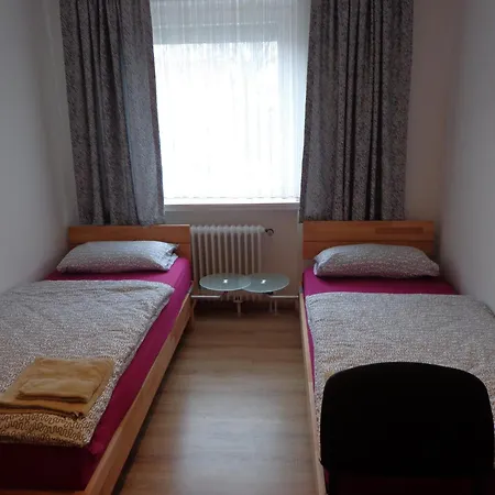 Homestay Naehe Messe Laatzen-gleidingen - Agency *