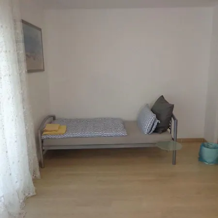 Homestay Naehe Messe Laatzen-gleidingen - Agency *